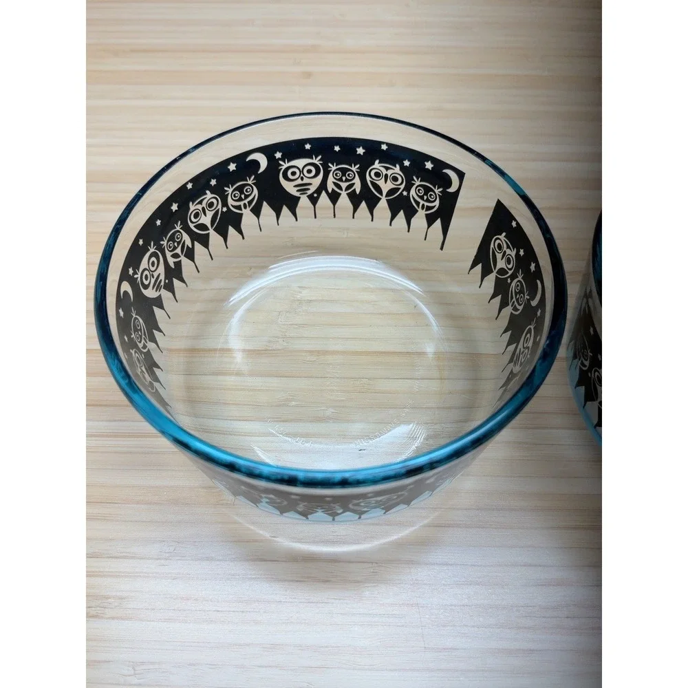 Pyrex Halloween Owl Bowls 4 Cup Moon Stars Lot of 2 One Chipped